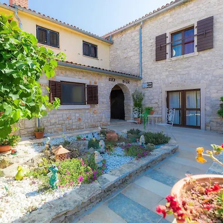 House Gurianum Ferienhaus *